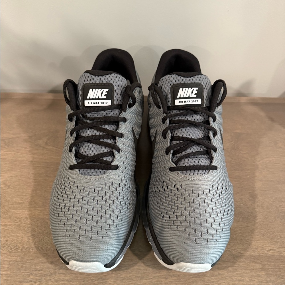 Men’s Nike Air Max 2017 Cool Gray Sneakers. Size 12